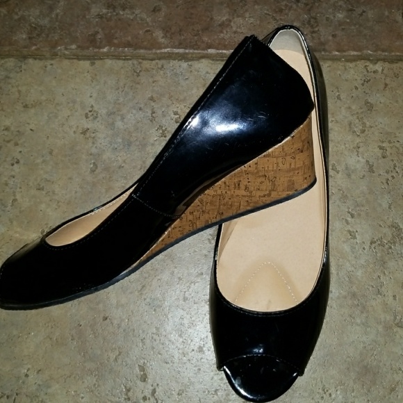 Black peep toe shoes size 10 - Picture 1 of 2
